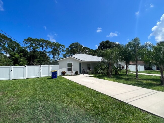 Building Photo - 2027-2029 Guava Dr Unit 2029