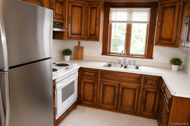 Photo - 69-71 Grand St S