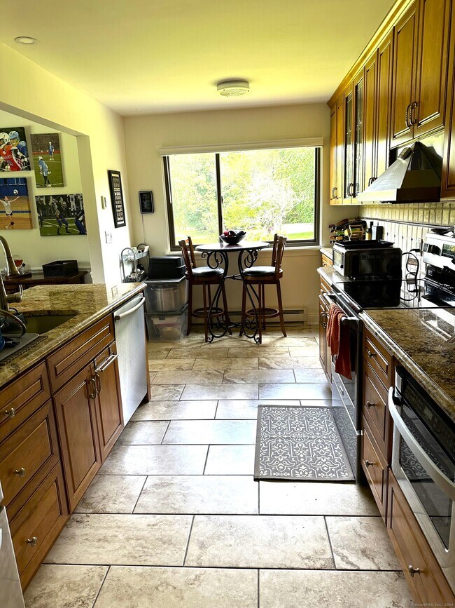 Photo - 770 Heritage Village Unit B