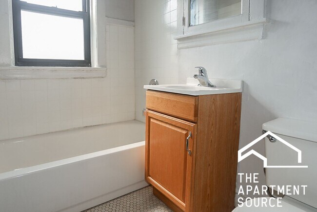 Photo - 2612 W Gunnison St Unit 3R