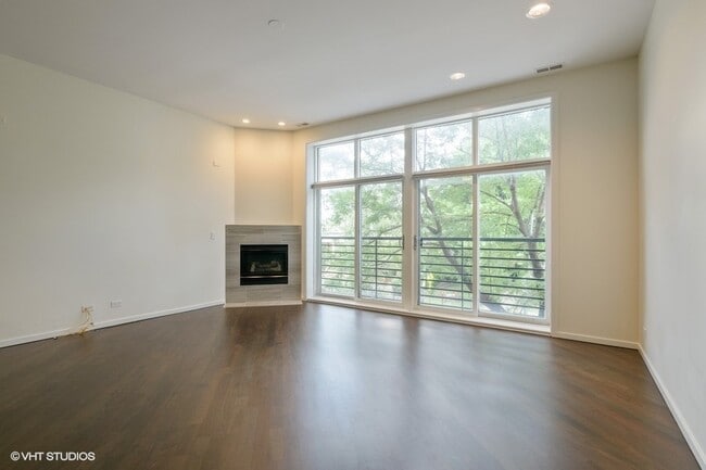 Photo - 1872 N Damen Ave Unidad 2N