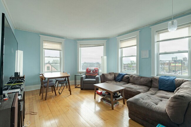 Photo - 178 Brighton Ave Unidad 15