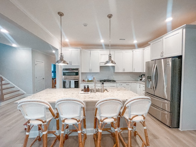 Photo - 121 Sweet Briar Ln
