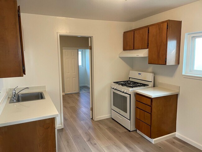 Photo - A cozy 2 bedroom and 1.5 bathroom duplex in South San Francisco