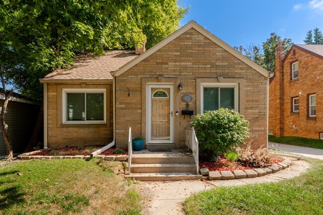 Building Photo - 4220 S Adams Ave