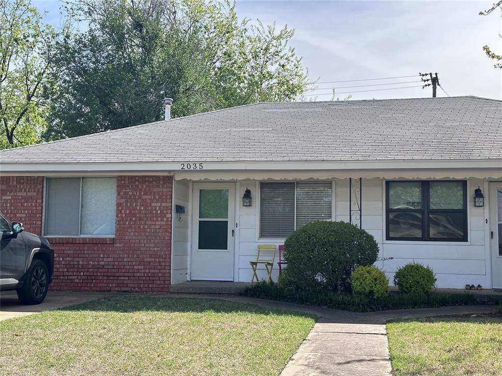 Photo - 2035 Delaware Ln