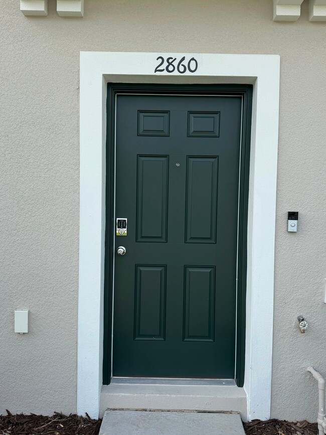Building Photo - 2860 Skyline Lp