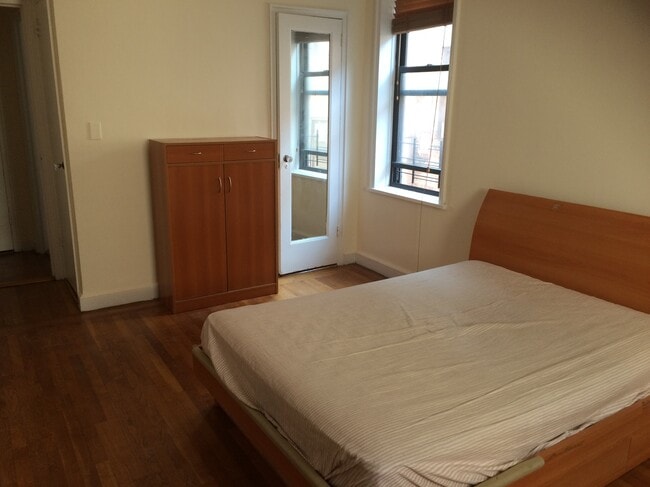 350 E 54th St Unit 5K