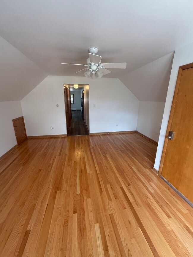 4338 S Komensky Ave Unit 2nd Floor