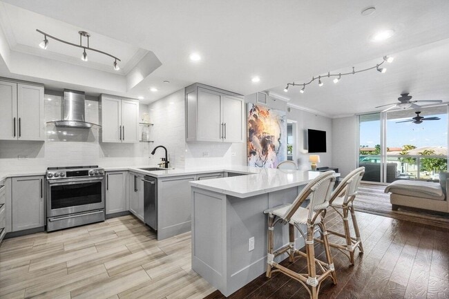 Photo - 2650 Lake Shore Dr Unit 201