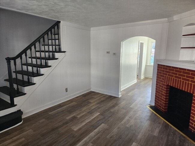 Building Photo - 814 E 22nd St Rental