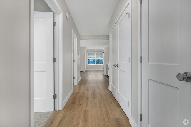 Two Lights 1BD, 1BA, Entrance