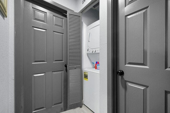 Photo - 4406 Edison St