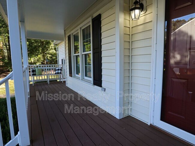 Photo - 6402 Willow Landing Way