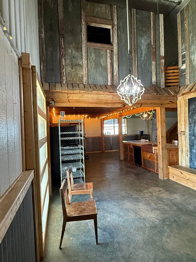 Photo - 13360 US Highway 62 NE