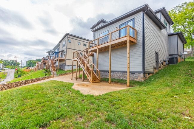 Photo - 618 Ladd Ave