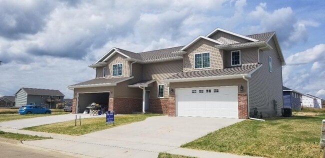 Building Photo - 6383 Osage Dr