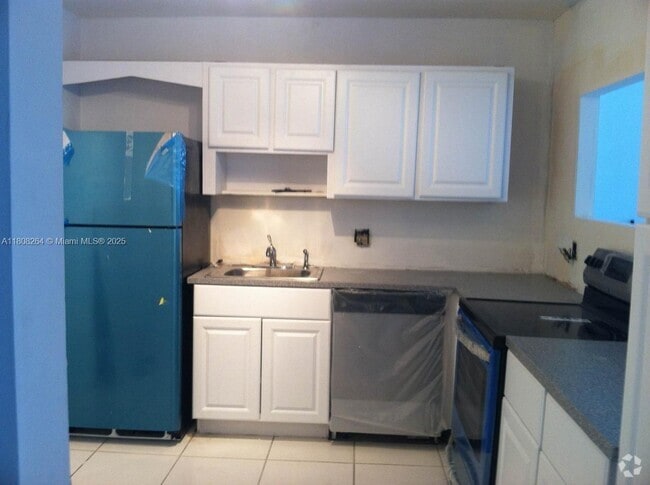Building Photo - 2851 NE 183rd St Unit 615E Rental