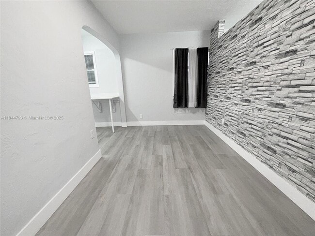 Photo - 1815 McKinley St Unit 8