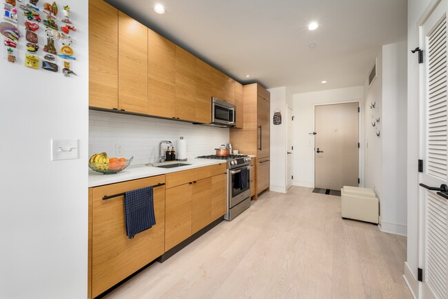 Photo - 10 PROVOST St Unidad 212