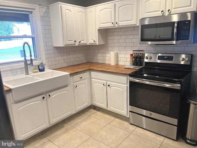 Photo - 53 Glover Ln