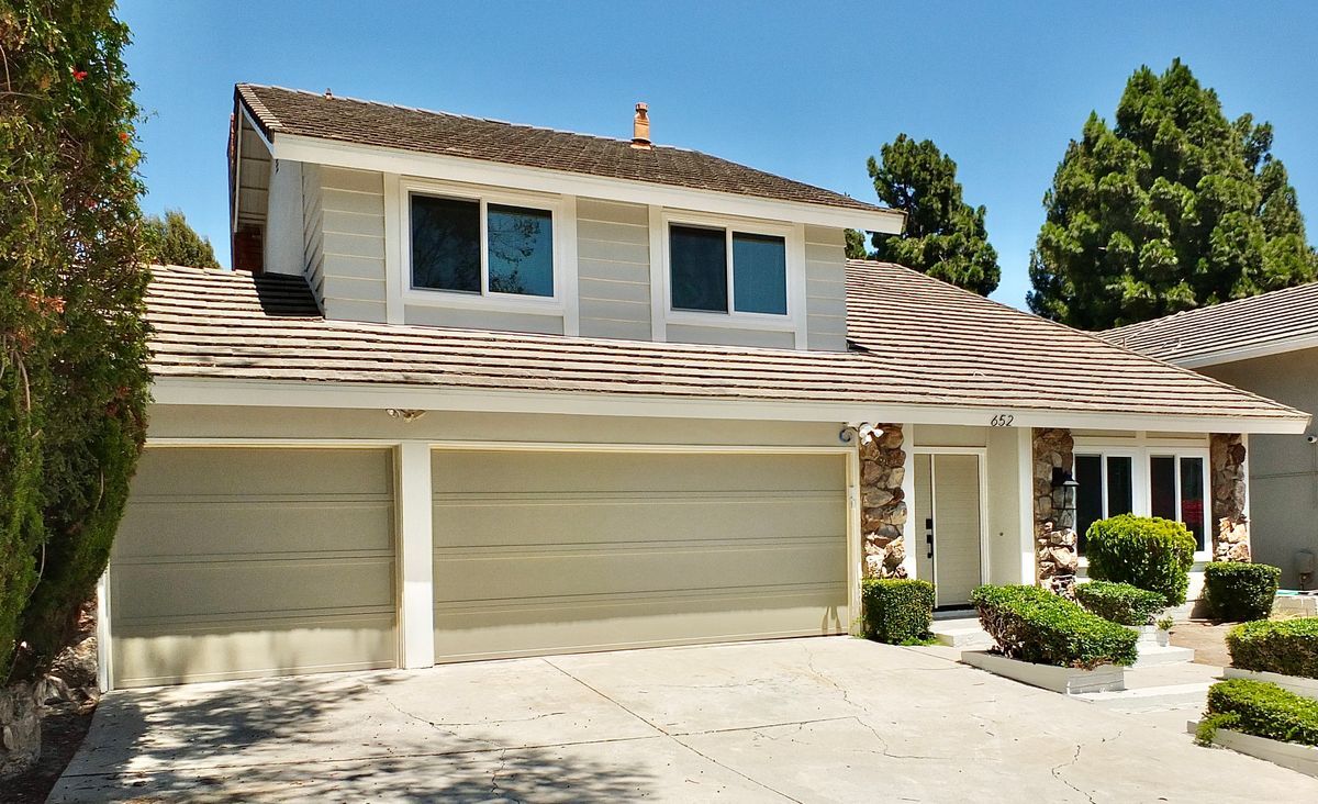 Photo - 652 Margo Ave