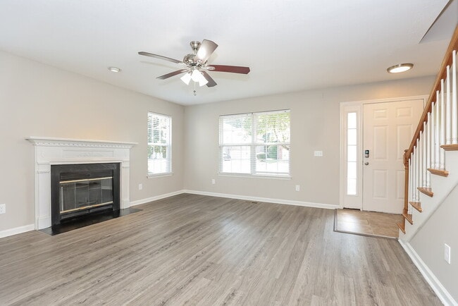 Photo - 6988 Calderwood Dr