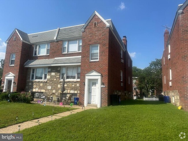 Building Photo - 1203 Fuller St Rental
