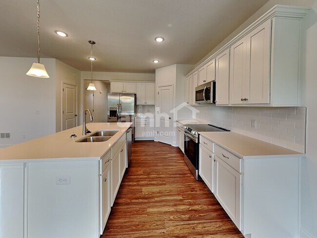 Photo - 1056 Castor Dr