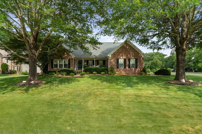 Building Photo - ***Amazing opportunity to rent this beauti... Rental