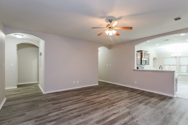 Photo - 258 Kennedy Dr