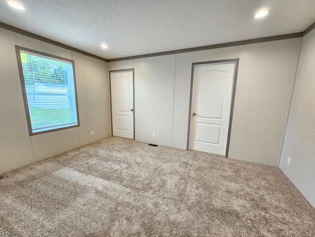 Photo - 46000 Geddes Rd