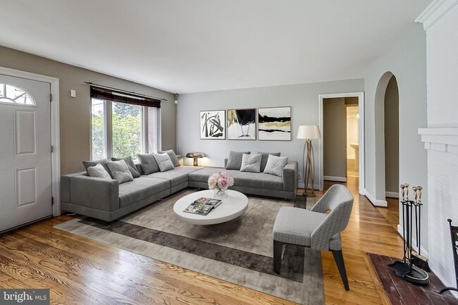 Photo - 8617 Lynbrook Dr