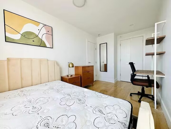 Furnished room/NOT APARTMENT