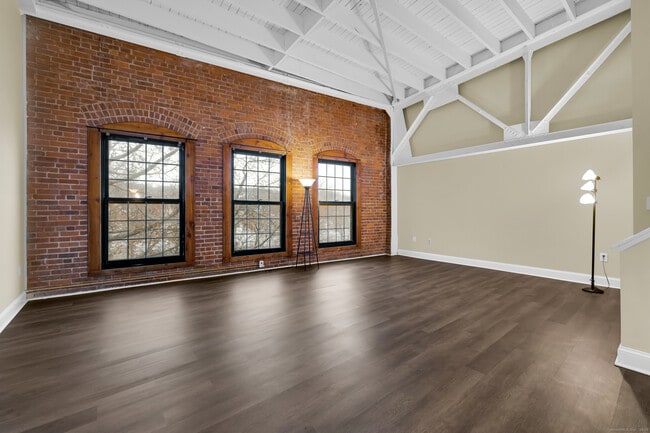 Building Photo - 1 Front St Unit 113