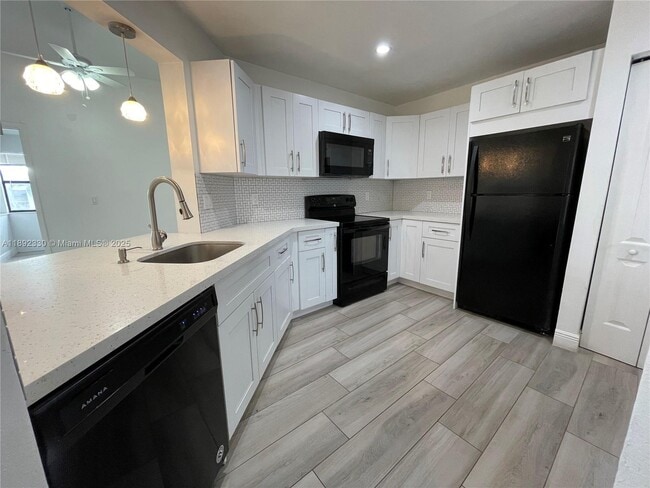 Building Photo - 1042 Adams Ave Unit 1042E