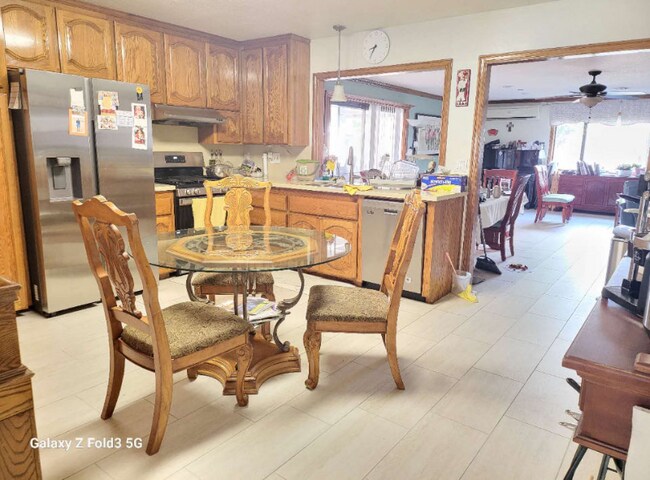 Photo - 3852 Alder Pl