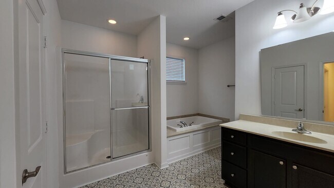 Photo - 4028 Trenwith Ln