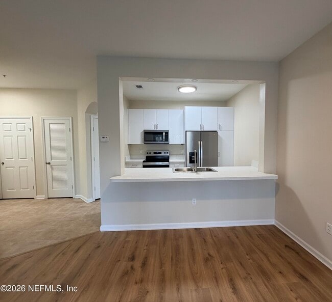 Building Photo - 7990 Baymeadows Cir E Unit 1111
