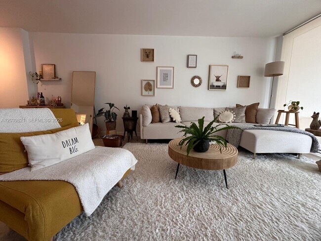 Photo - 5700 Collins Ave Unit 3N