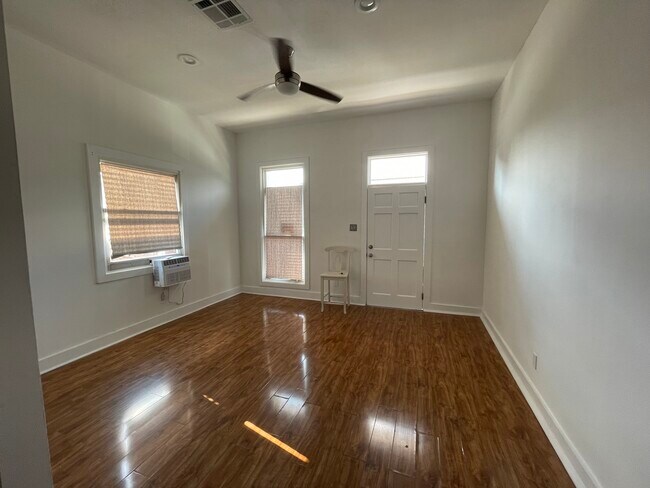 Photo - 4810 Annunciation St Unidad 4810