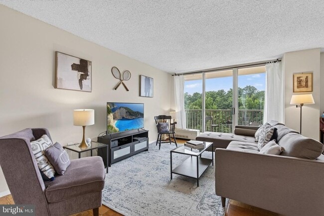 Photo - 1225 Martha Custis Dr Unit 709