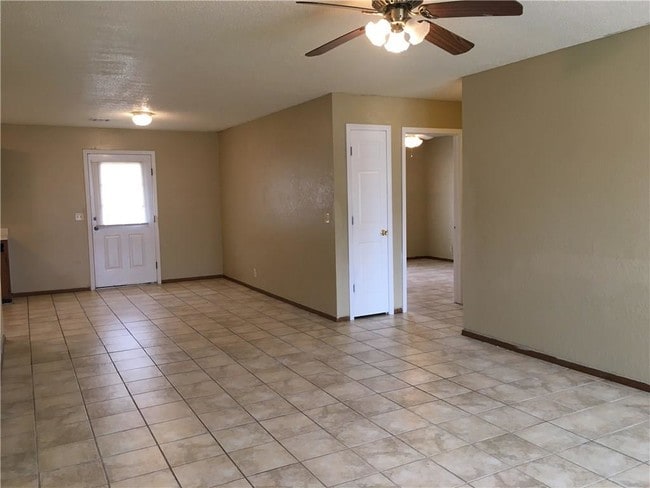 Photo - 1571 Shannon St