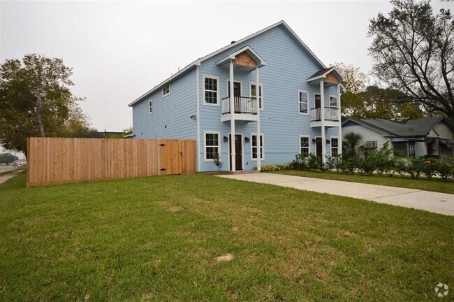 Building Photo - 7403 Buena Vista St Rental