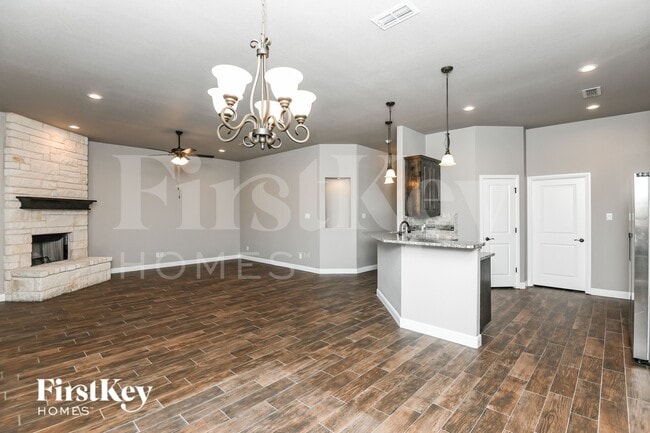 Photo - 208 McKittrick Ln