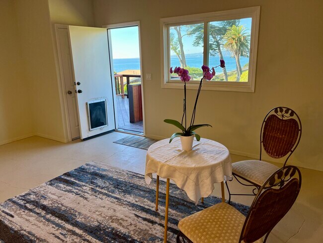 main room w/ view - 502 Playa Blvd Unit 502