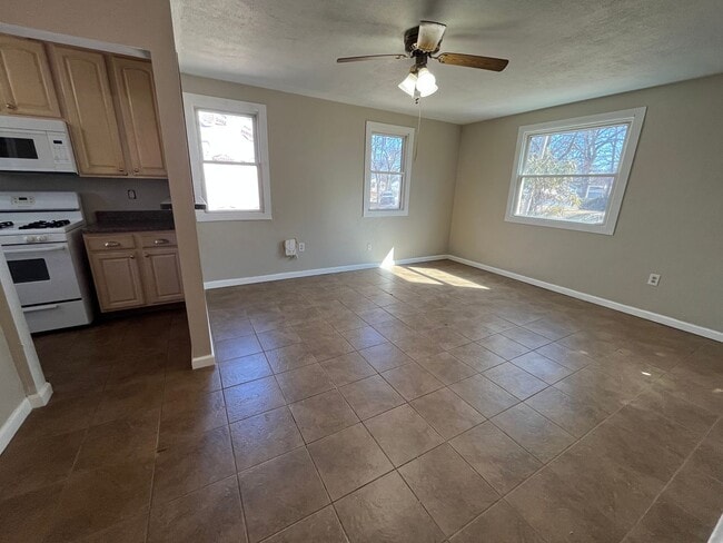 Photo - 2 Bedroom 1 bathroom house with a garage!