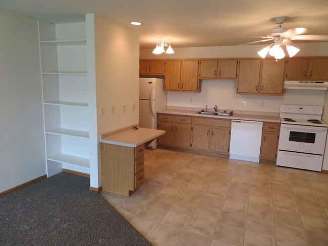 Building Photo - 606 W State St Unit 606 Apt#3