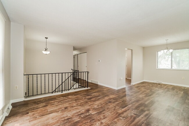 Photo - 713 Hubbard Rd