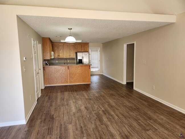 Photo - 105 Monticello Dr